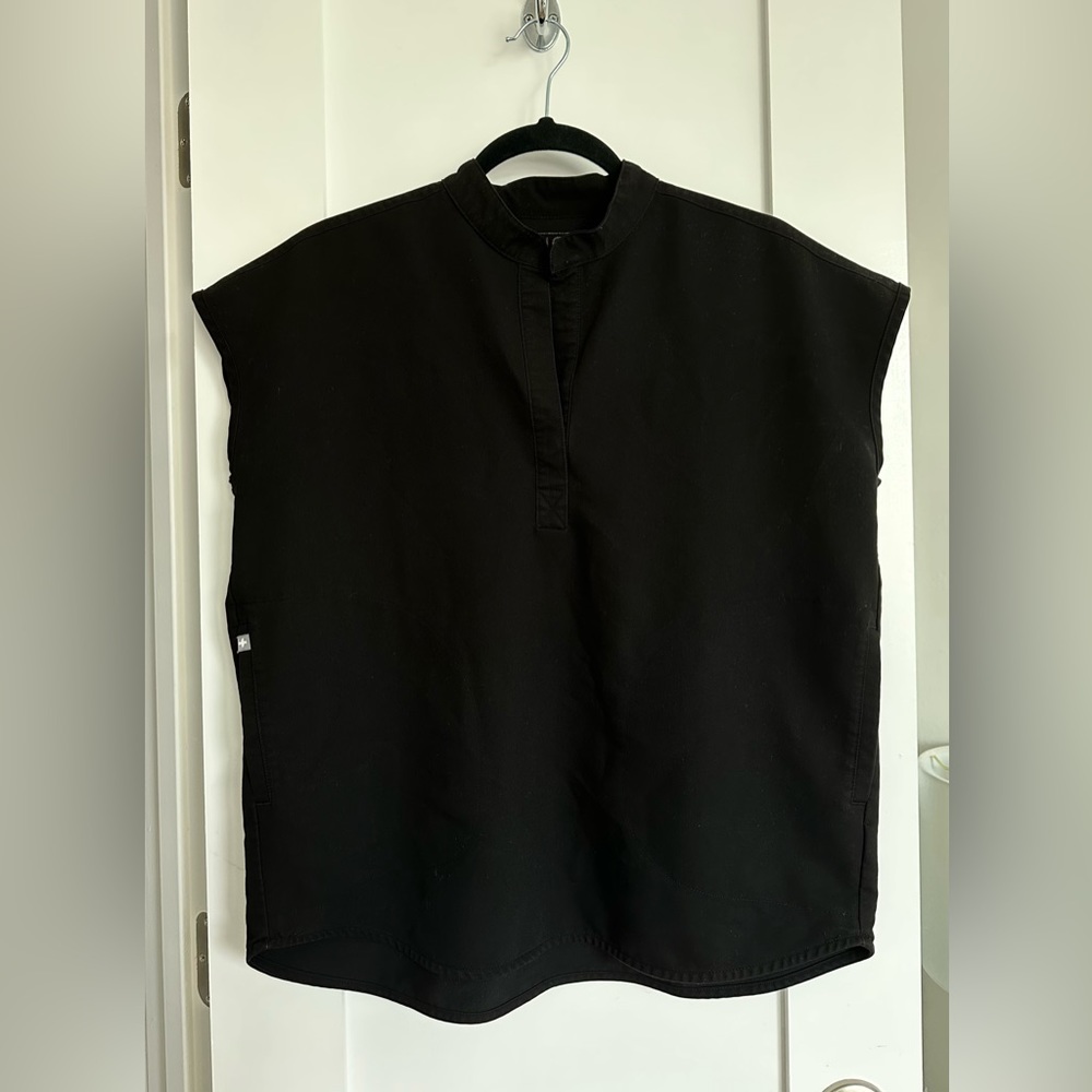 FIGS Scrub Top- Rafaela Black -XS - LIKE NEW